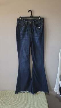 Judy Blue High Rise Raw Hem Flare Jeans Size 7/28